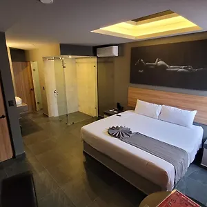 https://motel-4play.hotels-in-queretaro.com